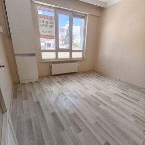 ESENTEPE MAHALLESİ’NDE KİRALIK 1+1 DAİRE